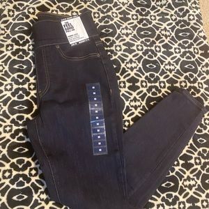 2/$30 NWT NY&C Pull on Tummy-less ankle jean. Dark wash. Medium